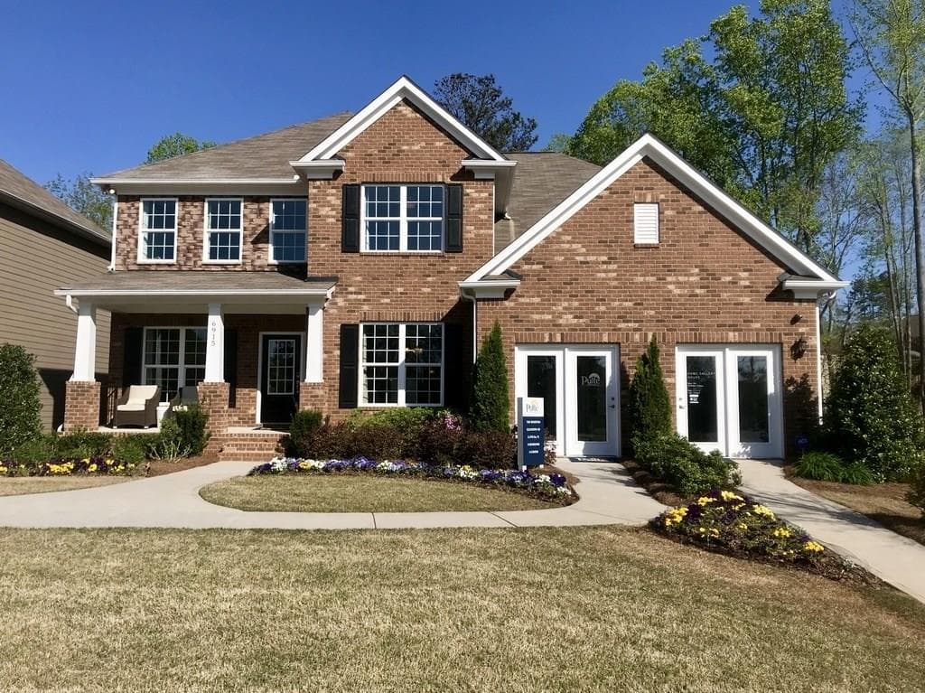 5 bedroom, 4,275 sq ft single family residence sold at 6915 Kent Place, Cumming, GA 30040