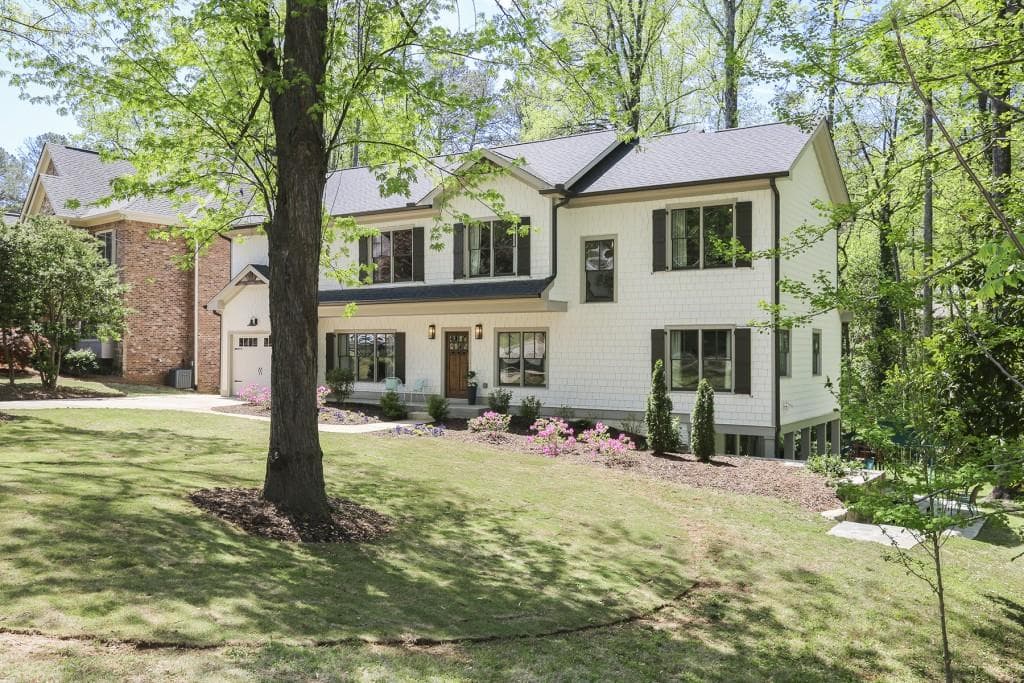 5 bedroom, 3,382 sq ft single family residence sold at 2122 Abby Lane, Atlanta, GA 30345