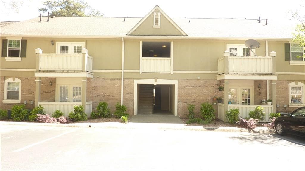 6900 Roswell Road Q8, Atlanta, GA 30328 — most recent listing photo
