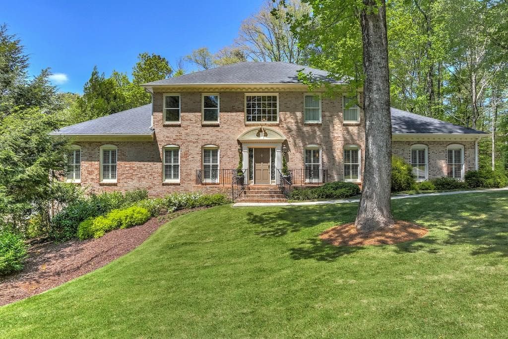 935 Riverside Trace, Sandy Springs, GA 30328 — most recent listing photo