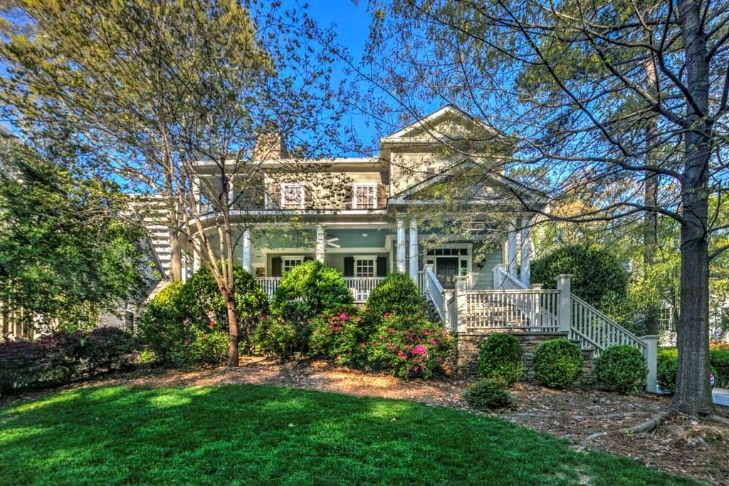 5 bedroom, 5,392 sq ft single family residence sold at 2626 Parkside Drive, Atlanta, GA 30305