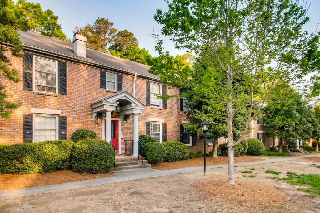 6700 Roswell Road 6C, Sandy Springs, GA 30328 — most recent listing photo
