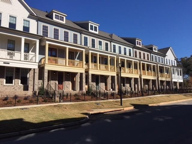 3 bedroom, 2,132 sq ft townhouse sold at 140 Inwood Walk, Woodstock, GA 30188