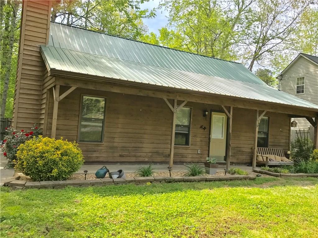 3 bedroom, 1,584 sq ft single family residence sold at 2590 Valient Drive, Cumming, GA 30041