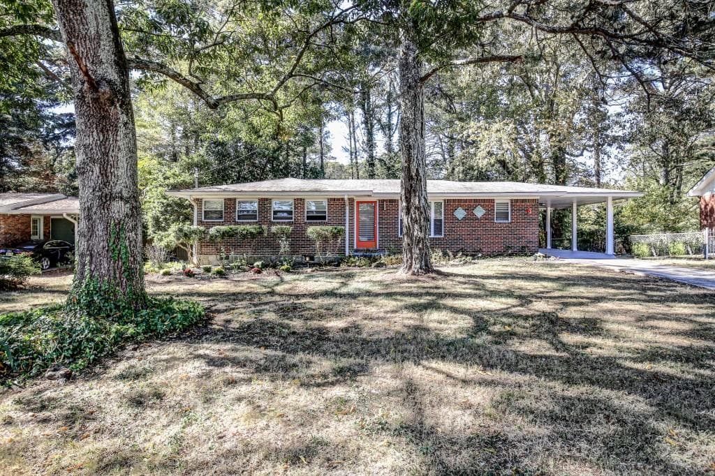 3 bedroom, 1,100 sq ft single family residence sold at 2463 Warwick Circle, Atlanta, GA 30345