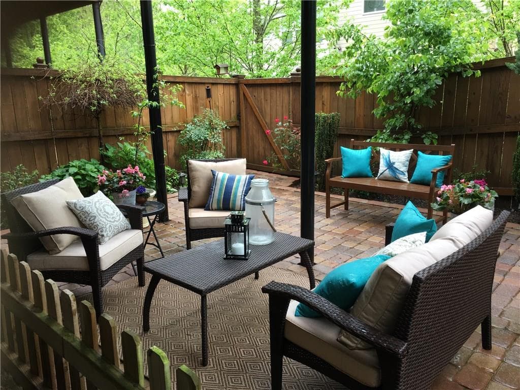 4 bedroom, 2,434 sq ft townhouse sold at 4722 Wehunt Trail, Smyrna, GA 30082