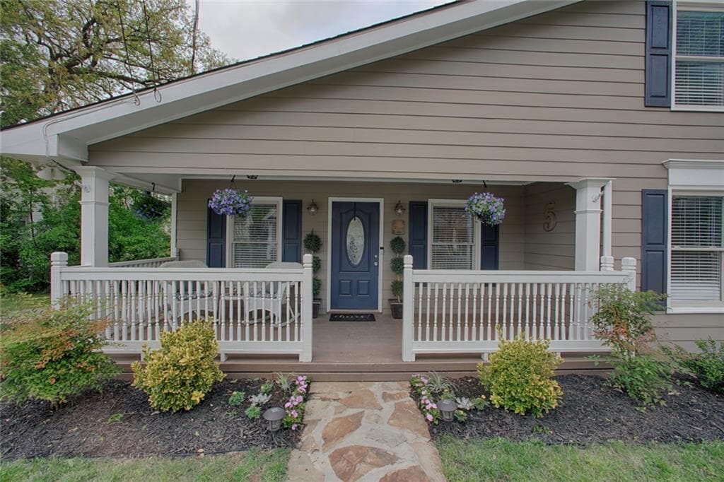 4 bedroom, 4,409 sq ft single family residence sold at 5 Dupont Avenue, Atlanta, GA 30318