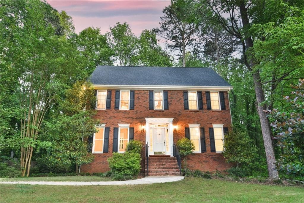 4 bedroom, 2,966 sq ft single family residence sold at 2711 Lochraven Court, Snellville, GA 30039
