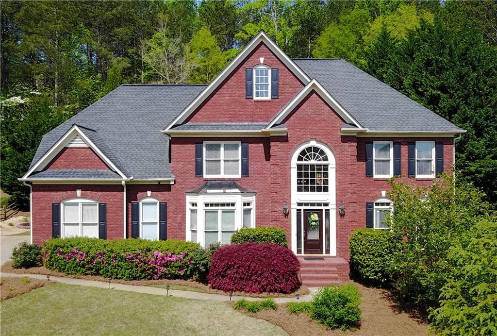 5 bedroom, 3,856 sq ft single family residence sold at 2053 Fairway Crossing Drive, Woodstock, GA 30188