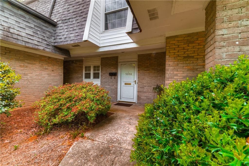 5390 Chemin De Vie, Sandy Springs, GA 30342 — most recent listing photo