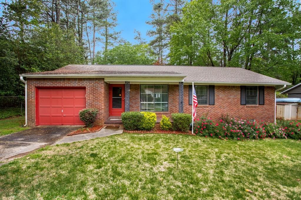 3 bedroom, 1,241 sq ft single family residence sold at 2698 Rolling View Drive, Smyrna, GA 30080