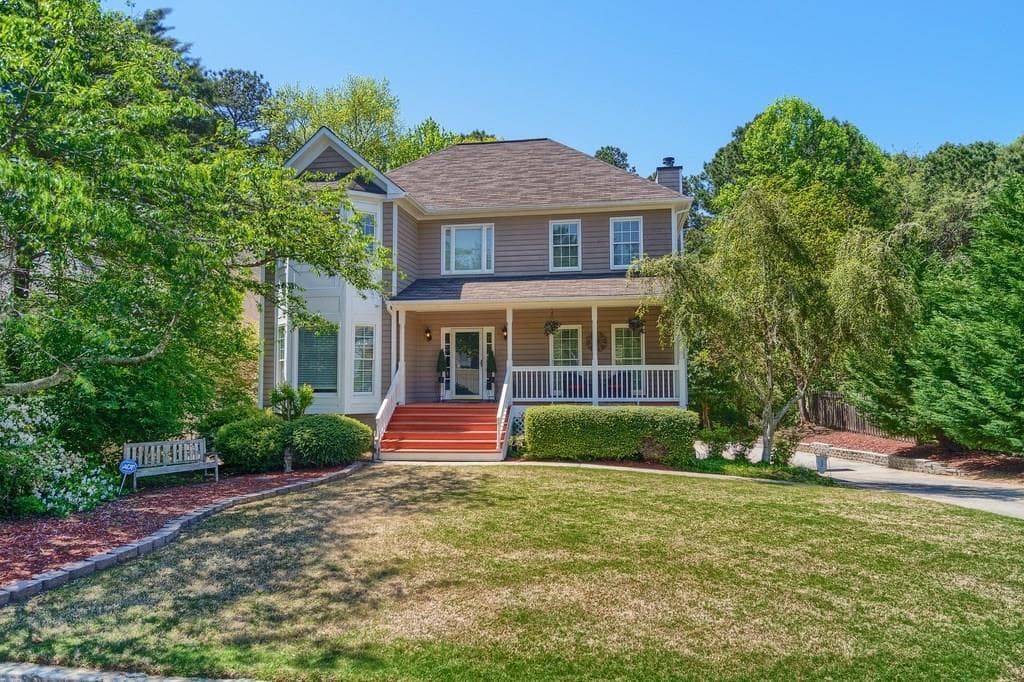 4 bedroom, 3,252 sq ft single family residence sold at 225 Glen Holly Drive, Roswell, GA 30076