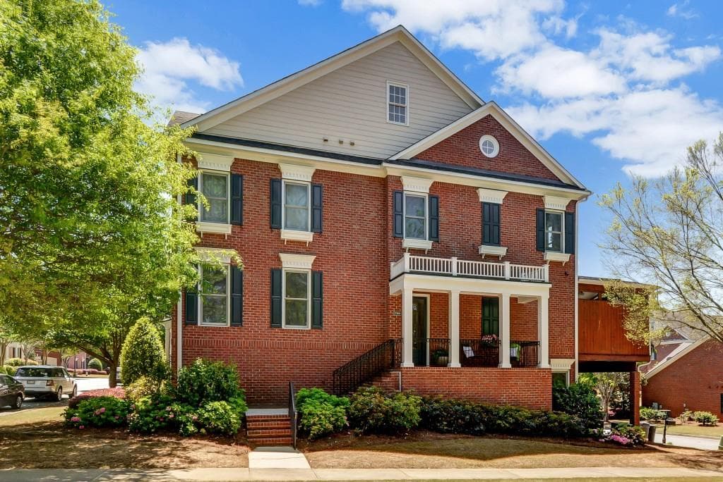 4 bedroom, 2,800 sq ft townhouse sold at 5200 Davenport Place, Roswell, GA 30075