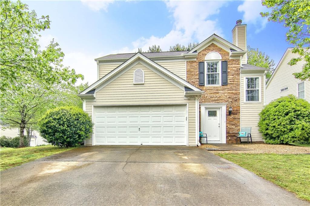 3 bedroom, 1,500 sq ft single family residence sold at 374 Weatherstone Place, Woodstock, GA 30188