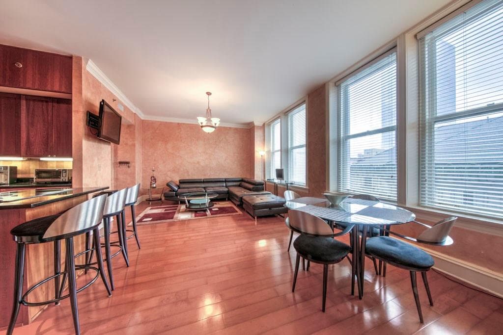 1 bedroom, 739 sq ft condominium sold at 57 Forsyth Street 6E, Atlanta, GA 30303