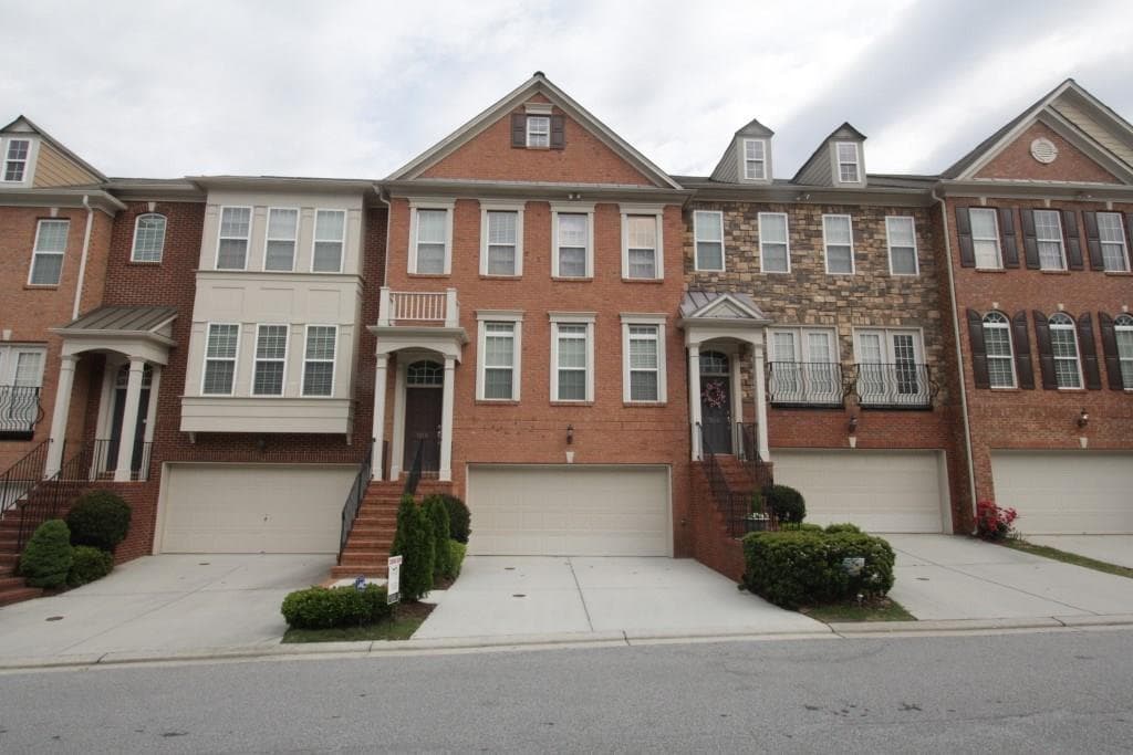 3 bedroom, 2,352 sq ft townhouse sold at 5018 Colchester Court, Atlanta, GA 30339