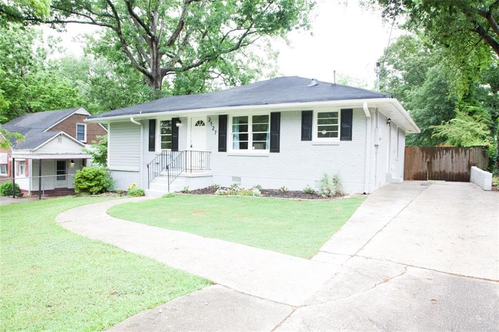 2 bedroom, 1,102 sq ft single family residence sold at 2127 Settle Circle, Atlanta, GA 30316