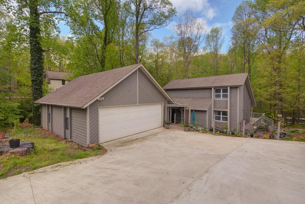 3 bedroom single family residence sold at 364 Indian Cove Drive, Dawsonville, GA 30534