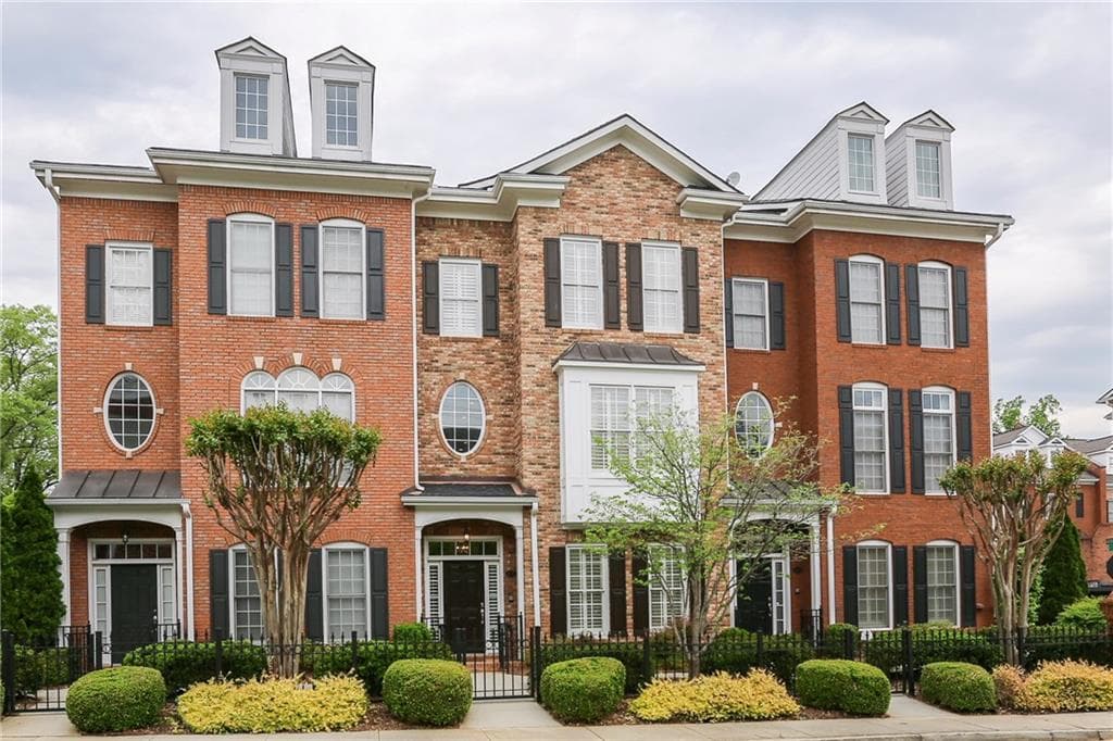 3 bedroom, 2,692 sq ft townhouse sold at 2572 Brookhaven Chase Lane, Brookhaven, GA 30319