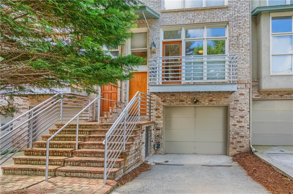 2 bedroom, 2,143 sq ft townhouse sold at 1269 Peachtree View, Brookhaven, GA 30319