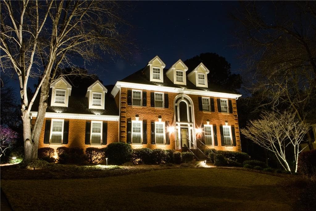4 bedroom, 4,461 sq ft single family residence sold at 1450 Natchez Way, Grayson, GA 30017