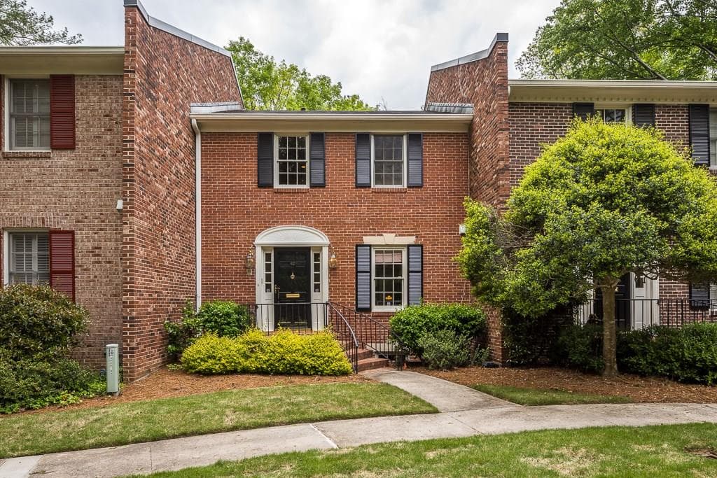 3 bedroom, 1,728 sq ft condominium sold at 3050 Margaret Mitchell Drive 42, Atlanta, GA 30327