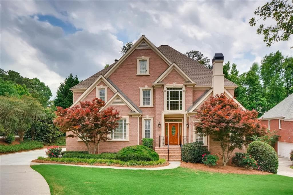 5 bedroom, 6,119 sq ft single family residence sold at 4500 Lakefield Bend, Berkeley Lake, GA 30096