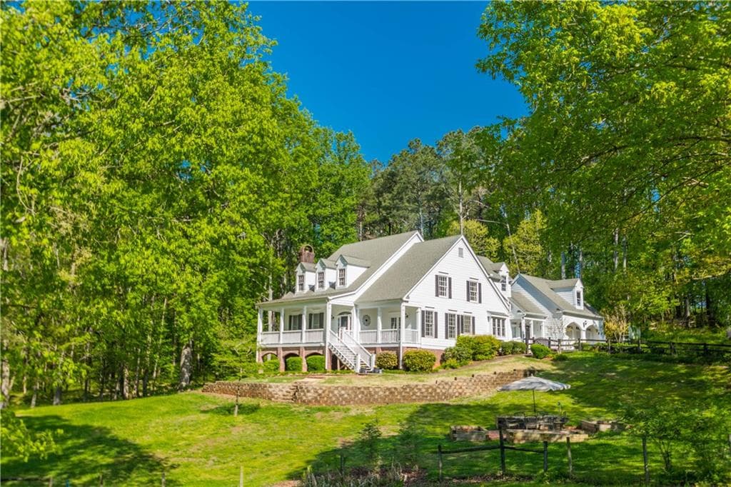 4 bedroom, 3,699 sq ft single family residence sold at 851 Hasty Trail, Canton, GA 30115