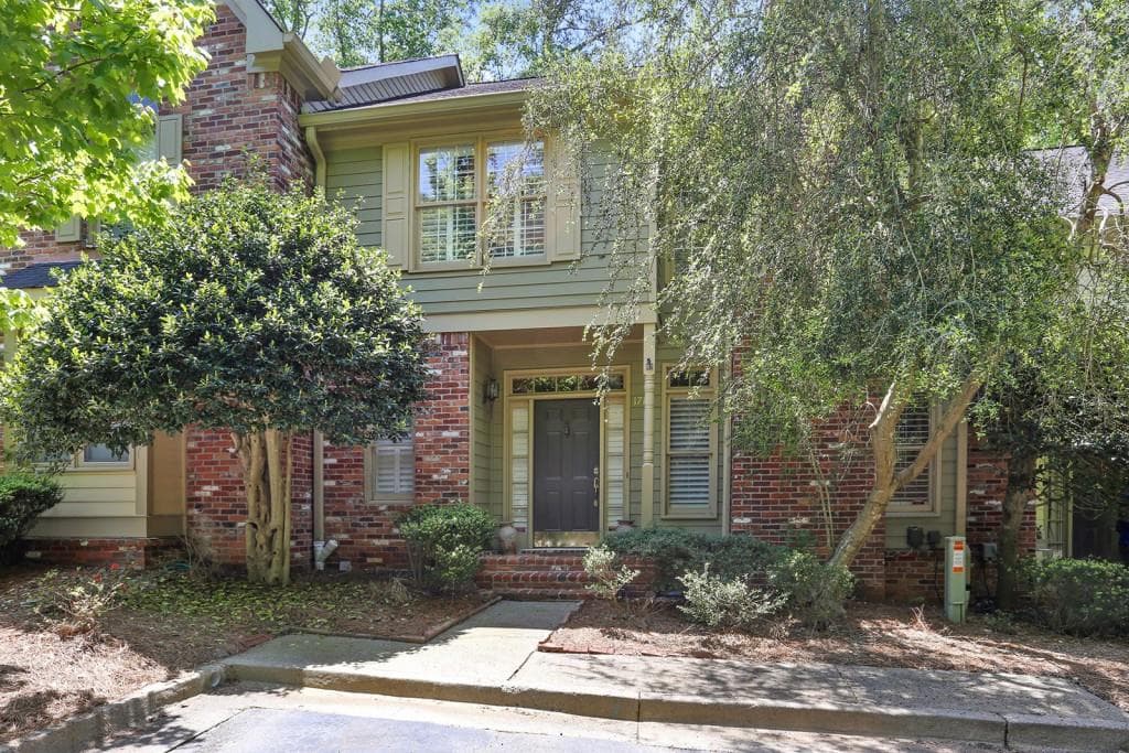 3 bedroom, 2,732 sq ft townhouse sold at 171 Riverview Trail, Roswell, GA 30075