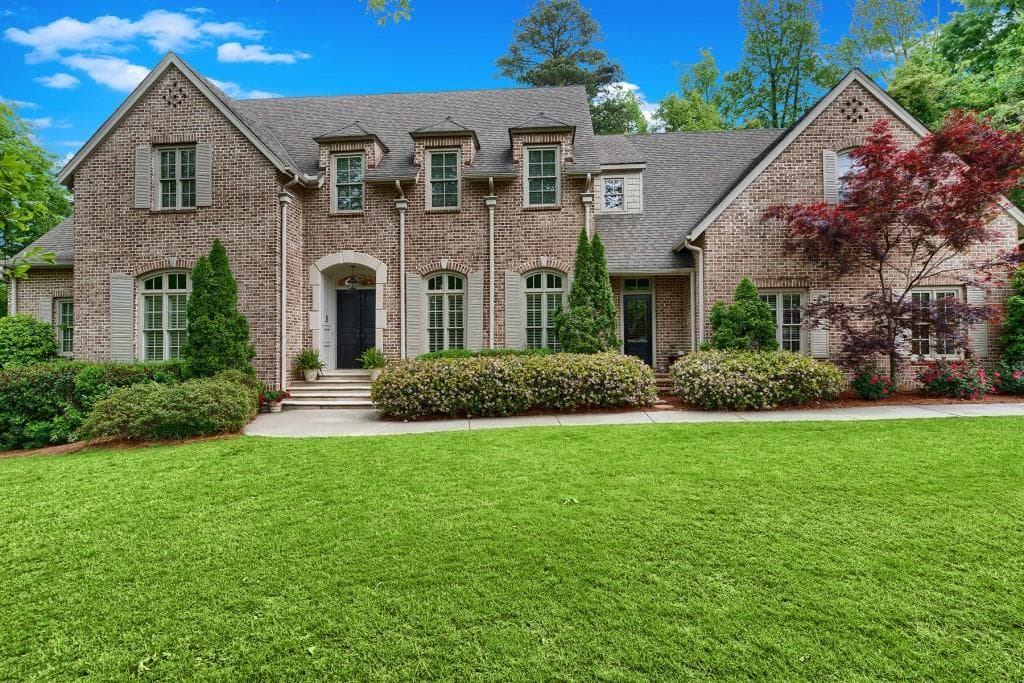 7 bedroom, 7,200 sq ft single family residence sold at 6053 Heards Drive, Atlanta, GA 30328