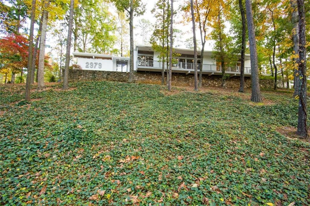 4 bedroom, 3,028 sq ft single family residence sold at 2979 Ridge Valley Road, Atlanta, GA 30327