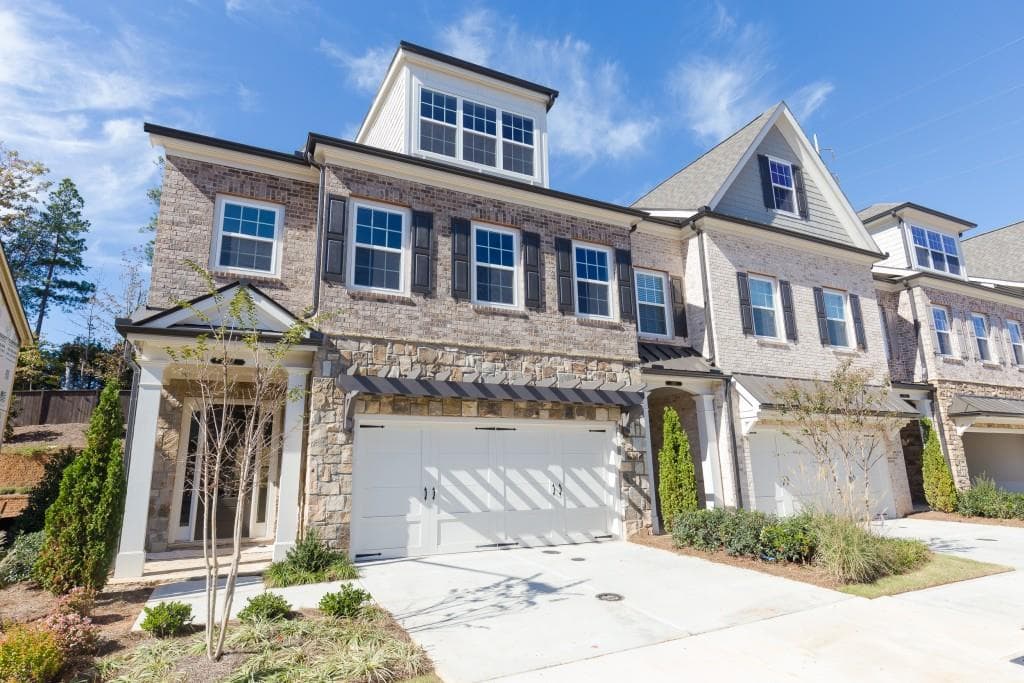 4 bedroom, 3,500 sq ft townhouse sold at 3283 Artessa Lane, Roswell, GA 30075