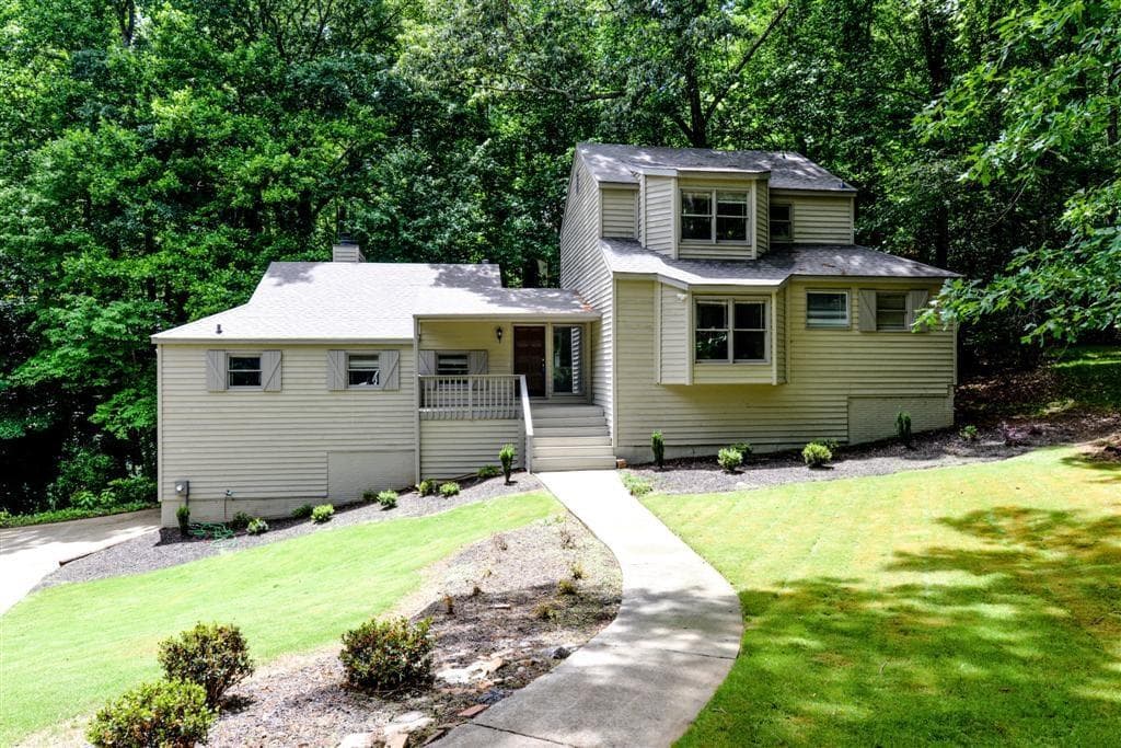 5 bedroom single family residence sold at 4206 Aberdeen Pass, Roswell, GA 30075