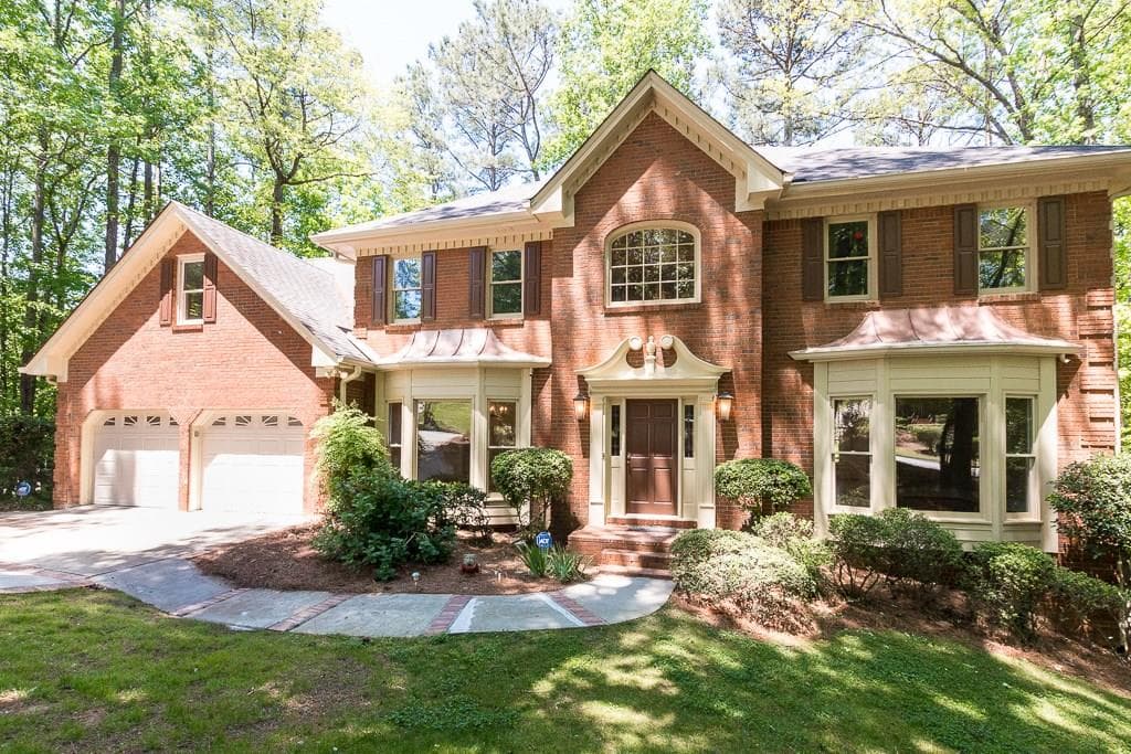 5 bedroom, 3,155 sq ft single family residence sold at 10570 Haynes Forest Drive, Alpharetta, GA 30022
