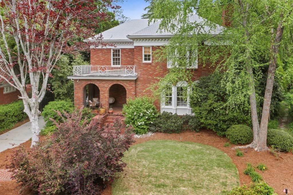 4 bedroom, 2,934 sq ft single family residence sold at 1272 Oakdale Road, Atlanta, GA 30307