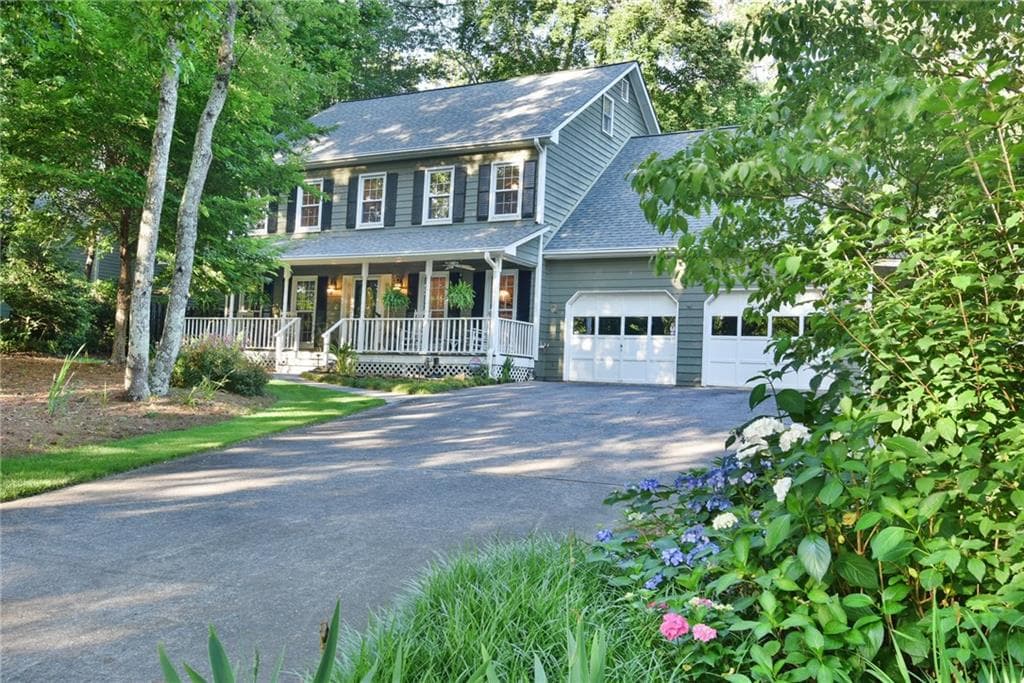 5 bedroom, 3,468 sq ft single family residence sold at 11535 Laurel Lake Drive, Roswell, GA 30075