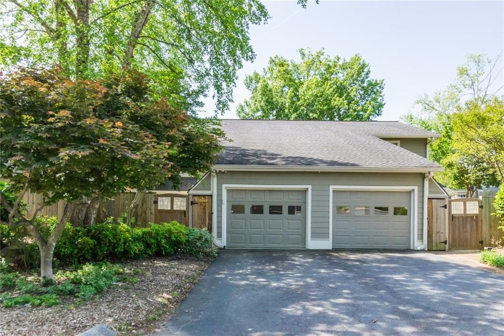 4949 Meadow Lane, Marietta, GA 30068 — most recent listing photo