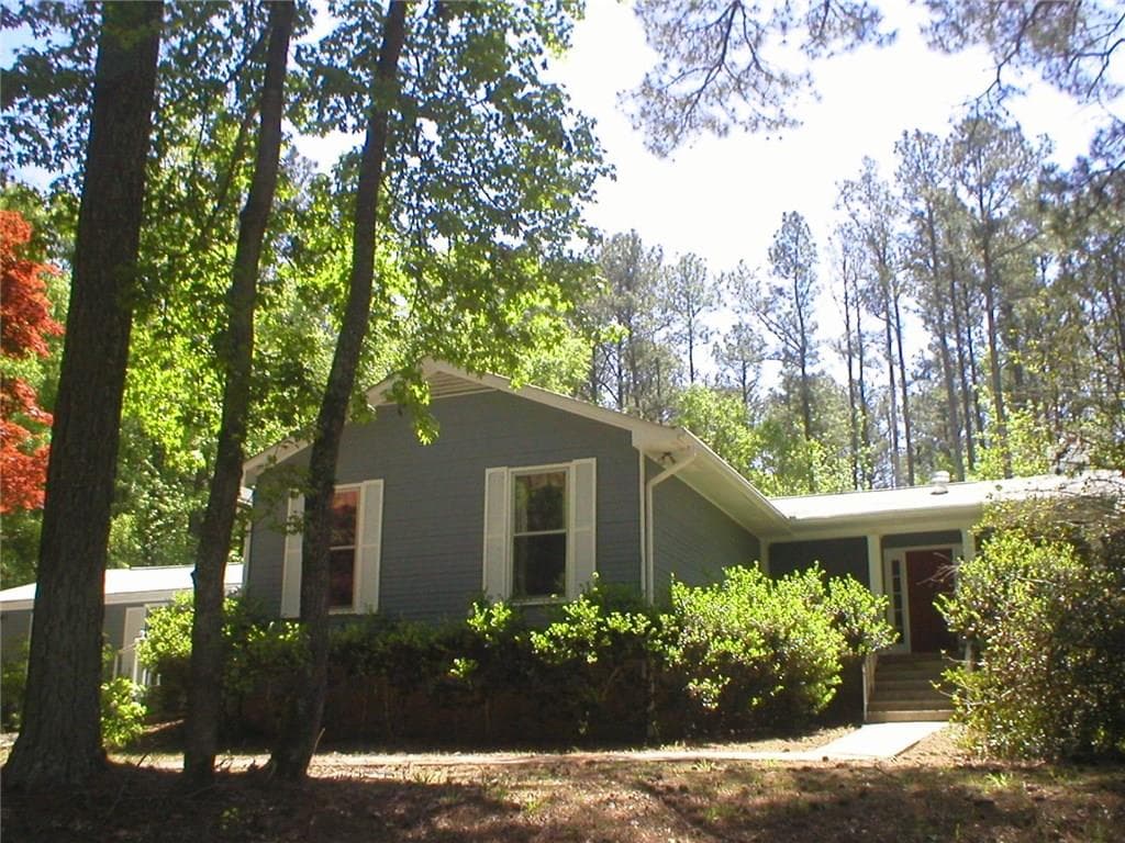 3 bedroom single family residence sold at 933 Lakewood Drive, Social Circle, GA 30025