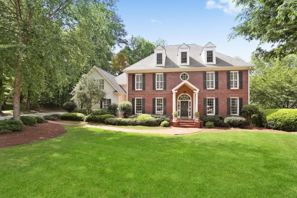 5 bedroom, 5,600 sq ft single family residence sold at 1406 Wesley Walk, Atlanta, GA 30327