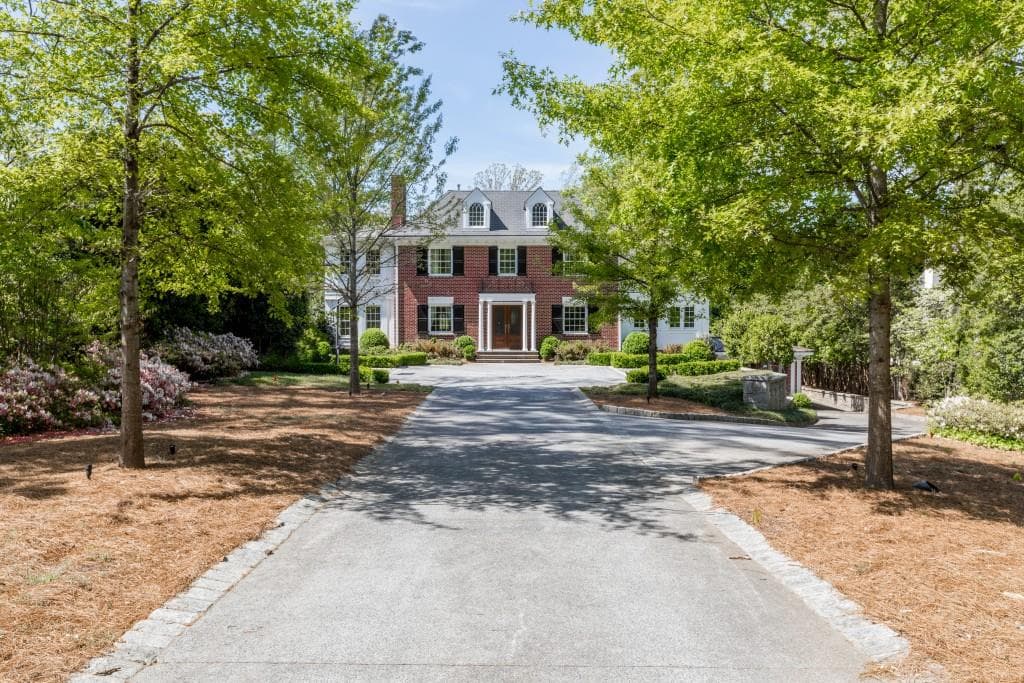 5 bedroom, 4,160 sq ft single family residence sold at 1410 W Wesley Road, Atlanta, GA 30327