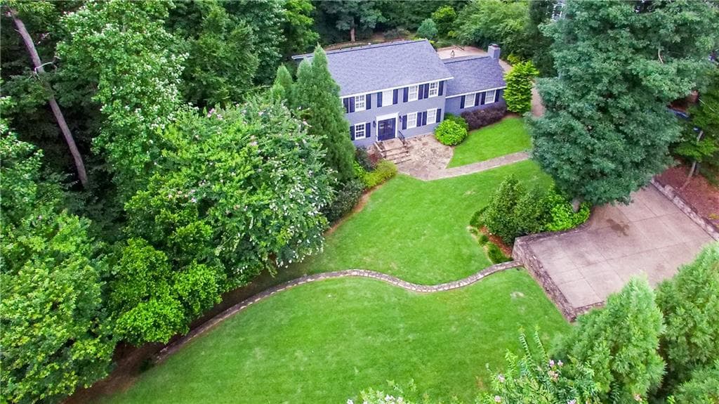 3 bedroom, 2,446 sq ft single family residence sold at 525 Mount Paran Road, Atlanta, GA 30327