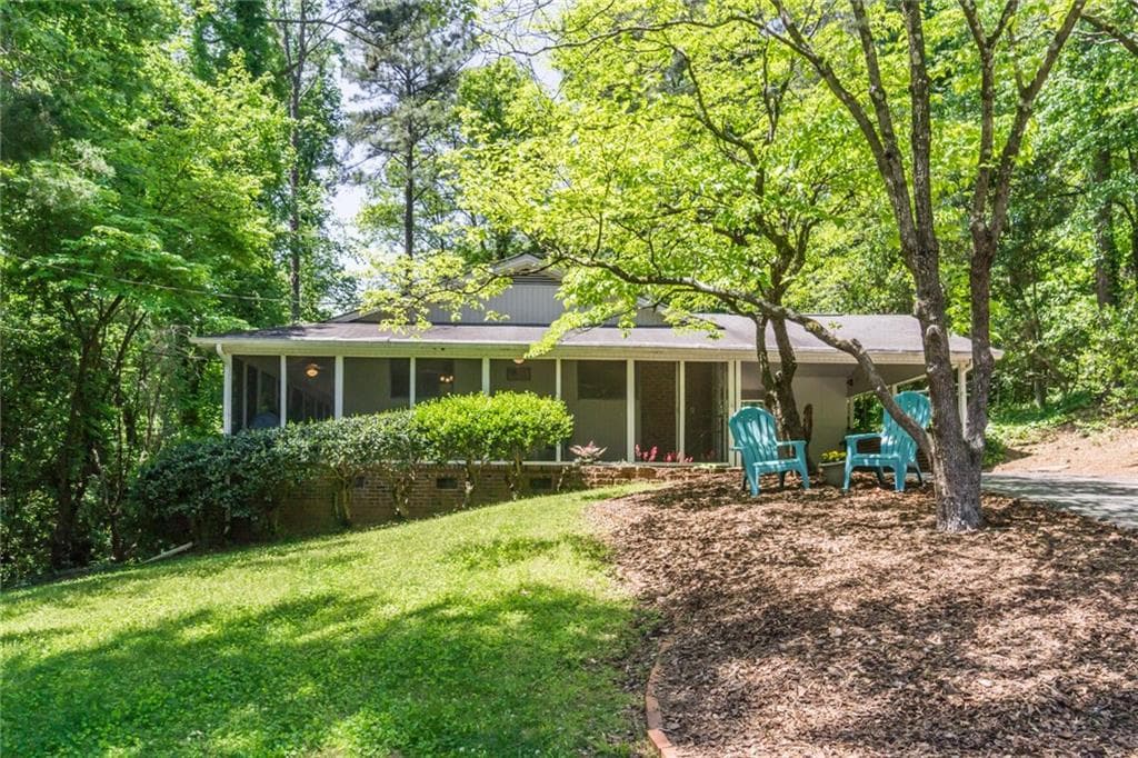 6850 Sunny Brook Lane, Sandy Springs, GA 30328 — most recent listing photo