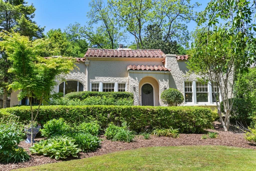 3 bedroom, 2,501 sq ft single family residence sold at 548 Ridgecrest Road, Atlanta, GA 30307