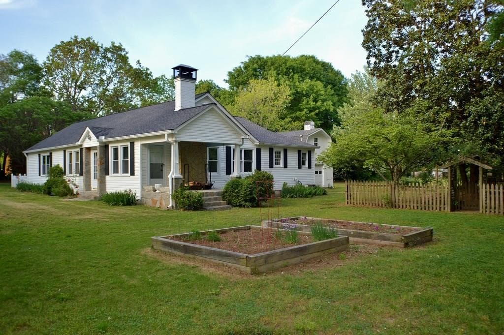 2835 OLD LOST MOUNTAIN Road, Powder Springs, GA 30127 — most recent listing photo