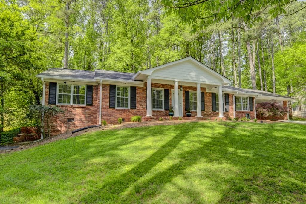 3 bedroom, 1,654 sq ft single family residence sold at 2426 Shallowford Road, Atlanta, GA 30345