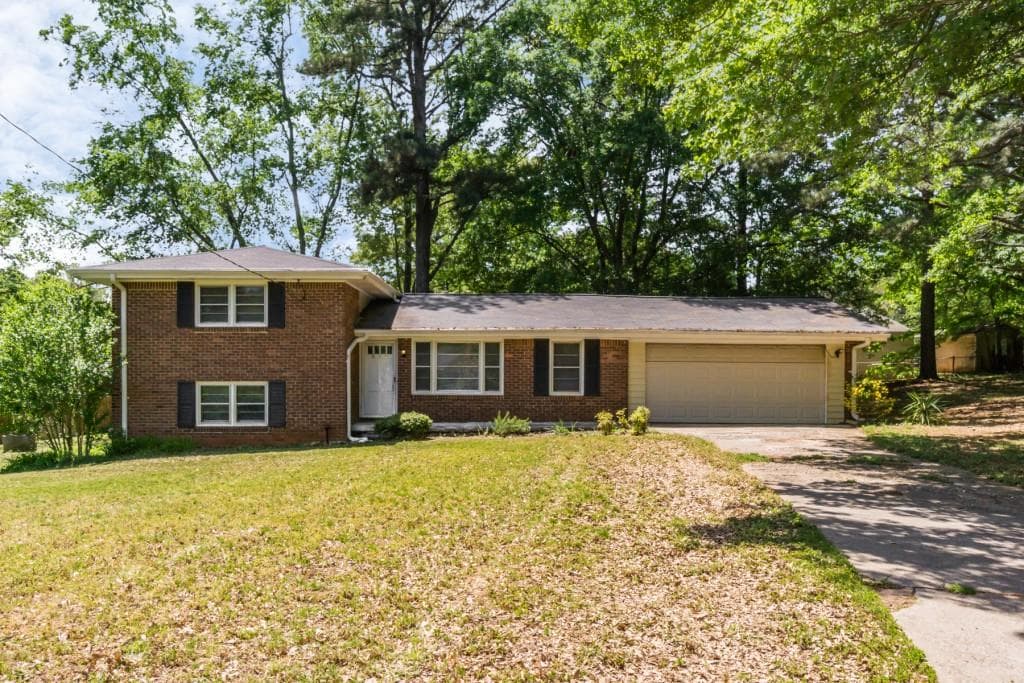 4 bedroom, 1,846 sq ft single family residence sold at 239 Andrea Circle, Lilburn, GA 30047