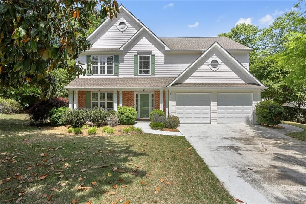 4 bedroom, 2,186 sq ft single family residence sold at 1435 Holleybrooke Drive, Alpharetta, GA 30004
