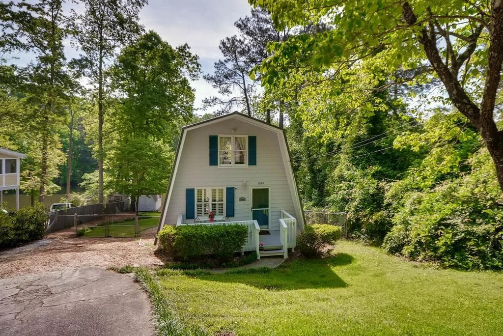 1098 LAKE Drive, Snellville, GA 30039 — most recent listing photo