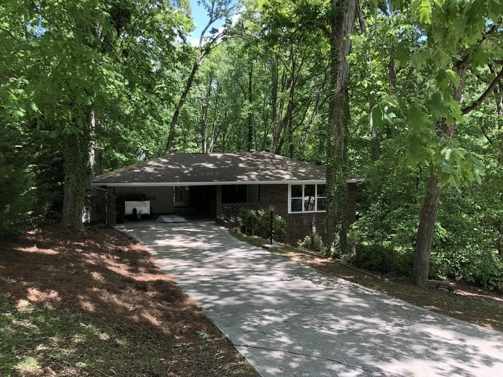 1146 Lakeshore Drive, Gainesville, GA 30501 — most recent listing photo