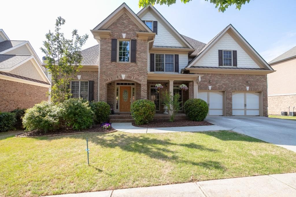4 bedroom, 3,217 sq ft single family residence sold at 6427 Blue Water Drive, Buford, GA 30518